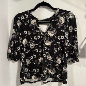 Floral Flowy Shirt w/ Bell Sleeves 3/4